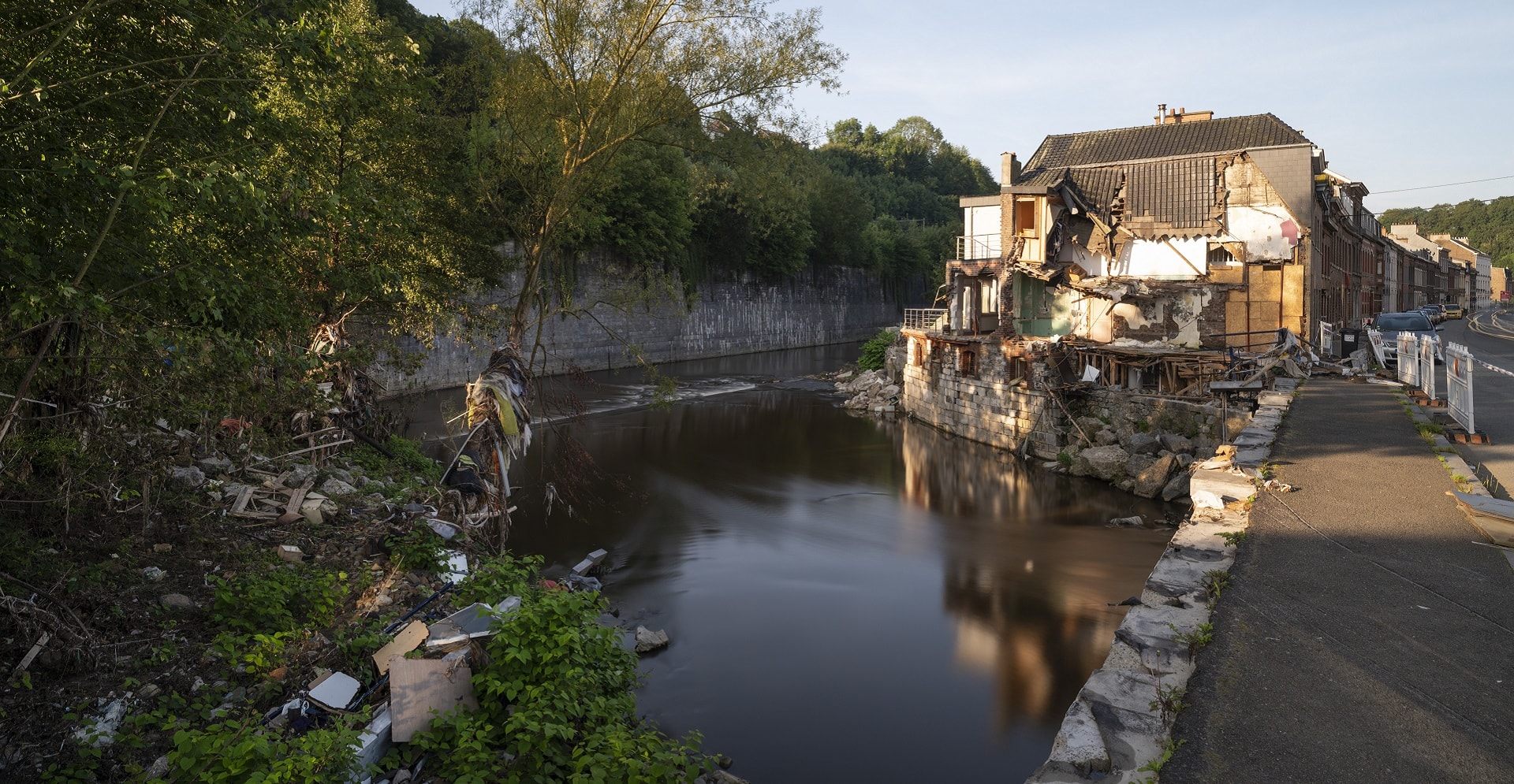 Vernieling na de overstroming
