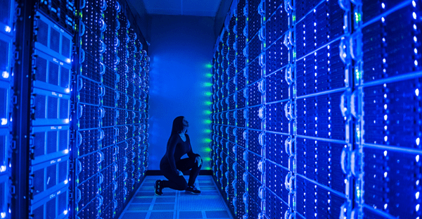 Liquid immersion cooling for sustainable data centers