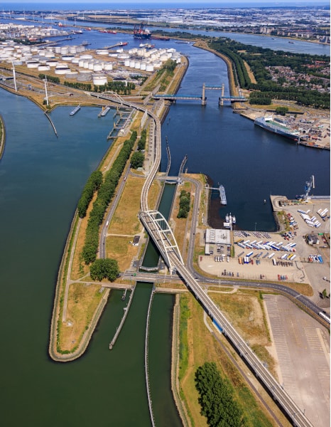 Renovation of the Rozenburg lock