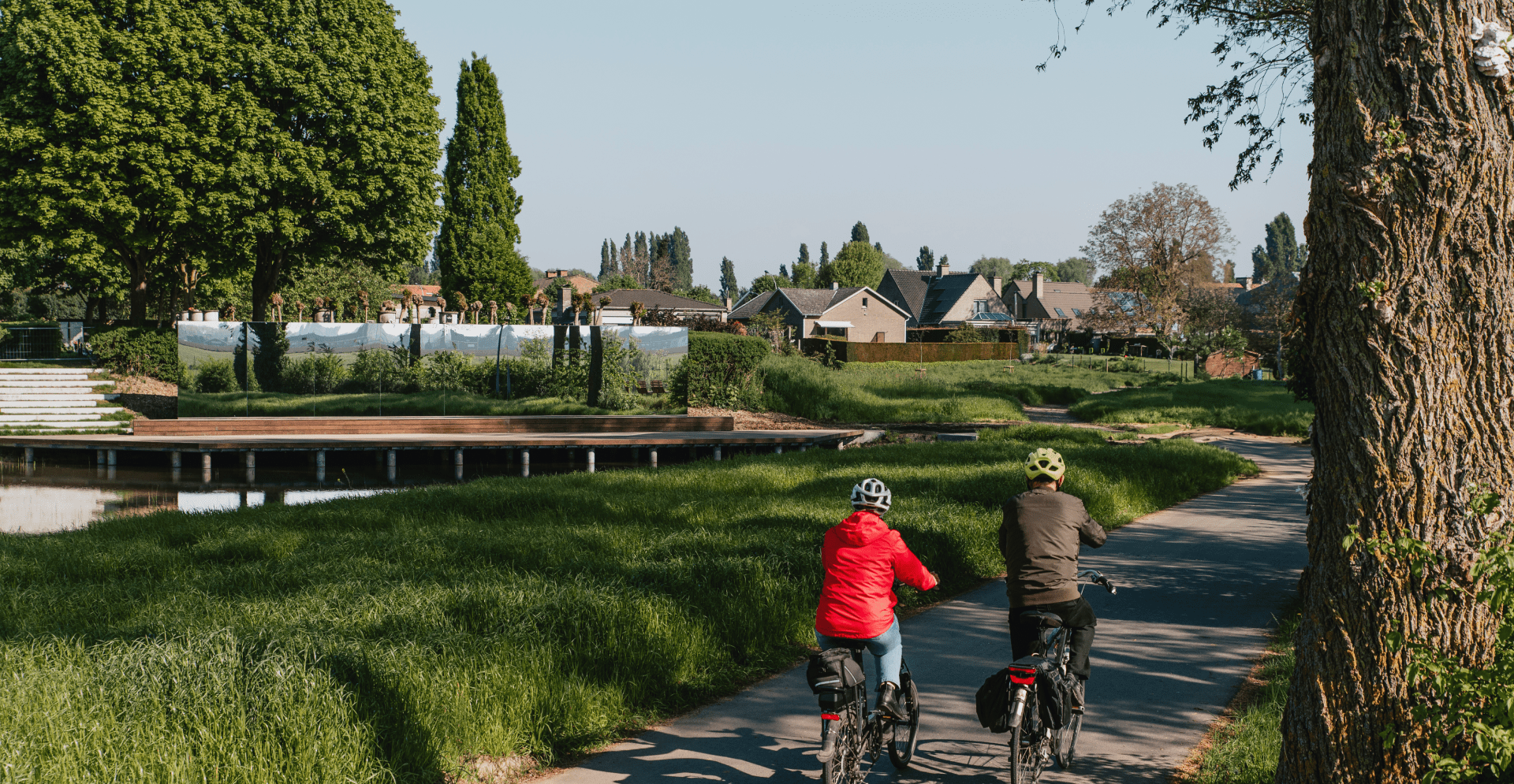 Bissegem Plage à Courtrai, une oasis de verdure avec une impressionnante œuvre d’art miroir