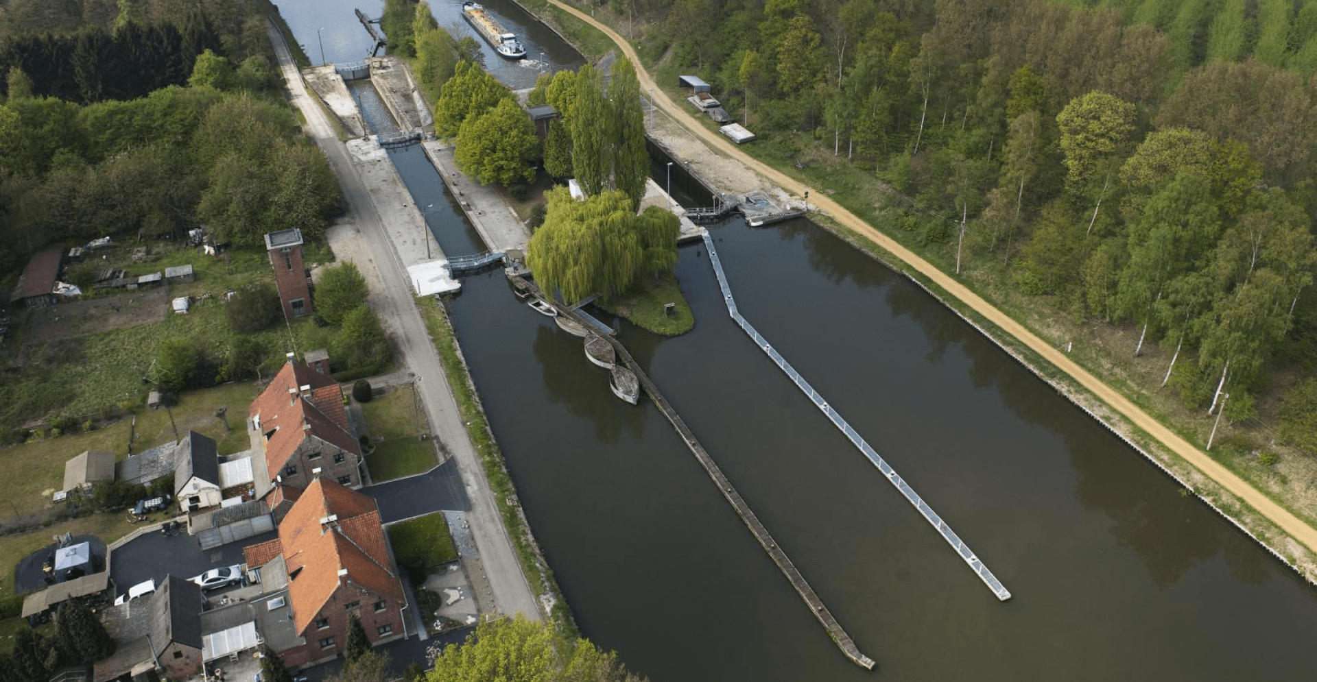 L'ancien complexe d'écluses sur le canal Bocholt-Herentals 